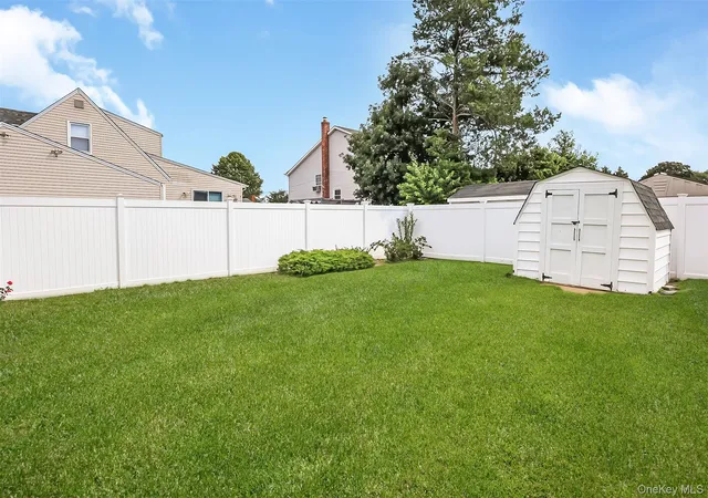 Photo 29 of Sale Pending at 65 Graham St, Oyster Bay, NY 11735 | MLS# 1045000 | Listing updated on 2026-09-26