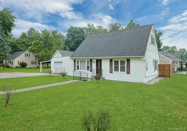 Photo 2 of Single family home for sale at 118 Grove St, Orangetown, NY 10965 | MLS# 1045011 | Listing updated on 2026-10-07