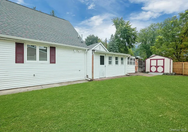 Photo 4 of Single family home for sale at 118 Grove St, Orangetown, NY 10965 | MLS# 1045011 | Listing updated on 2026-10-21