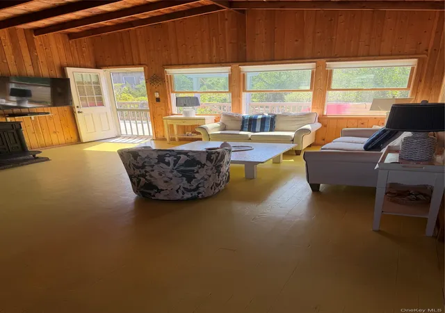 Photo 3 of Single family home for sale at 20 Spindrift Walk, Brookhaven, NY 11772 | MLS# 1045013 | Listing updated on 2026-09-20