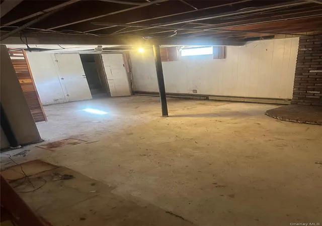 Photo 4 of Sale Pending at 364 42nd Street, Babylon, NY 11757 | MLS# 1045020 | Listing updated on 2026-09-13