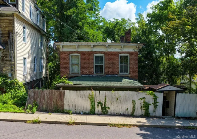Photo 2 of Single family home for sale at 38 Division St, Catskill, NY 12414 | MLS# 1045055 | Listing updated on 2026-09-01
