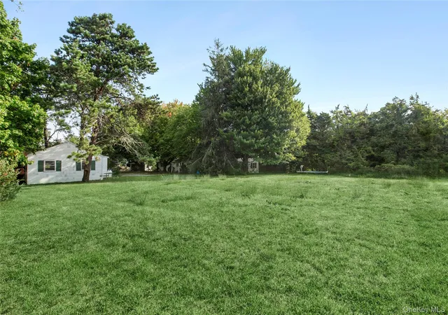Photo 3 of Single family home for sale at 8 Boathouse Rd, Southampton, NY 11946 | MLS# 1045061 | Listing updated on 2026-09-01