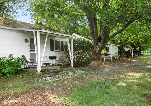 Photo 4 of Single family home for sale at 8 Boathouse Rd, Southampton, NY 11946 | MLS# 1045061 | Listing updated on 2026-09-01