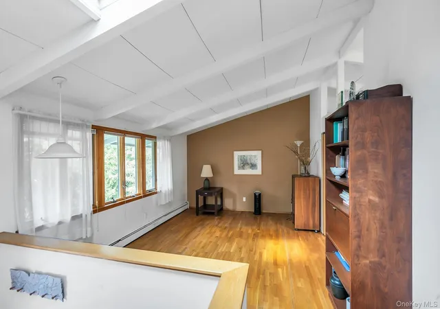 Photo 3 of Single family home for sale at 23 Redleaf Ln, Smithtown, NY 11725 | MLS# 1045064 | Listing updated on 2026-09-20
