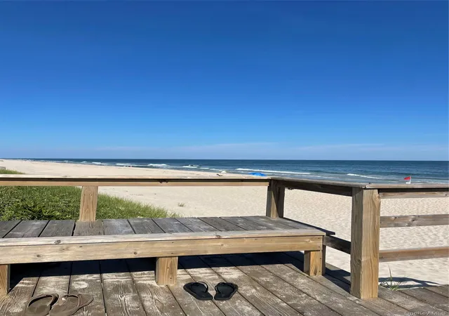 Photo 27 of Single family home for sale at 20 Pheasant Run, Southampton, NY 11959 | MLS# 1045094 | Listing updated on 2026-09-01