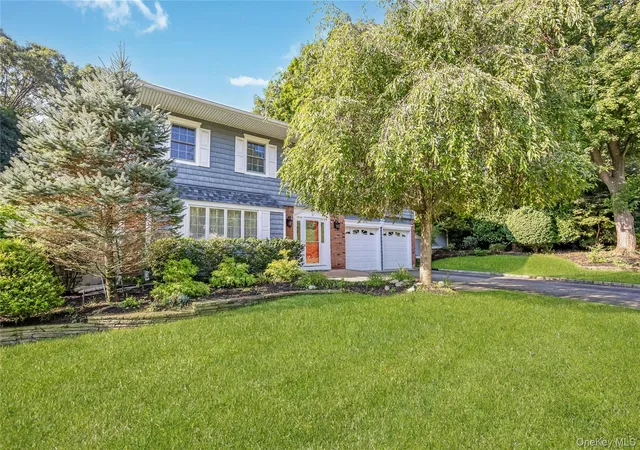 Photo 2 of Single family home for sale at 6 Mountain Laurel Ln, Smithtown, NY 11754 | MLS# 1045098 | Listing updated on 2026-10-07