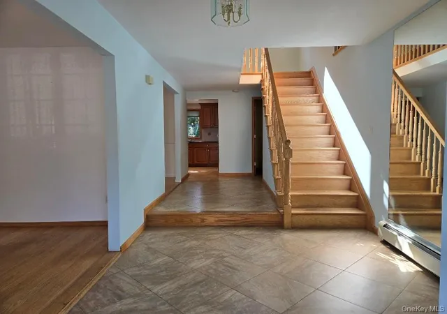 Photo 3 of Single family home for sale at 6 Mountain Laurel Ln, Smithtown, NY 11754 | MLS# 1045098 | Listing updated on 2026-10-07