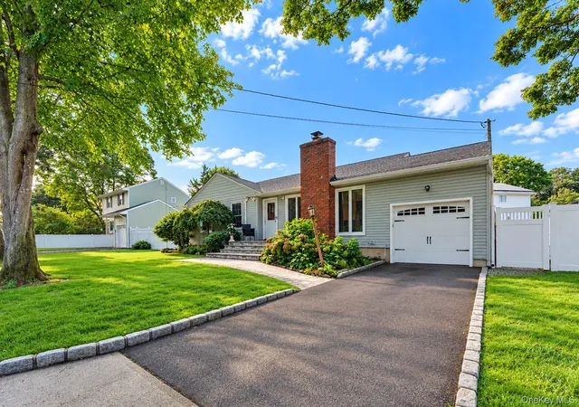Photo 2 of Single family home for sale at 145 Thames St, Brookhaven, NY 11776 | MLS# 1045103 | Listing updated on 2026-09-05
