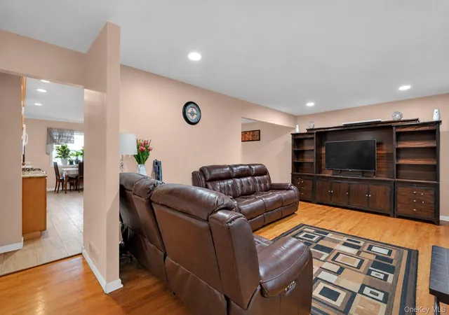 Photo 3 of Single family home for sale at 145 Thames St, Brookhaven, NY 11776 | MLS# 1045103 | Listing updated on 2026-09-05
