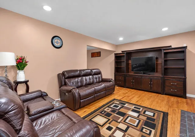 Photo 3 of Single family home for sale at 145 Thames St, Brookhaven, NY 11776 | MLS# 1045103 | Listing updated on 2026-09-05