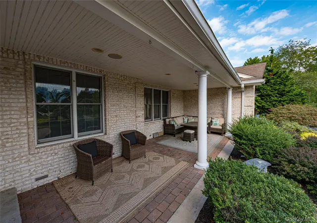 Photo 2 of Single family home for sale at 9 Elderwood Dr, Smithtown, NY 11780 | MLS# 1045111 | Listing updated on 2026-09-18