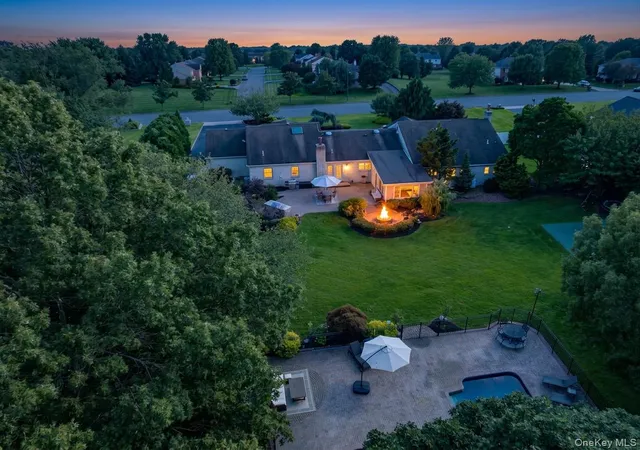 Photo 33 of Sale Pending at 9 Elderwood Dr, Smithtown, NY 11780 | MLS# 1045111 | Listing updated on 2026-10-01