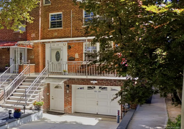 Photo 3 of Sale Pending at 2110 Tomlinson Ave, New York, NY 10461 | MLS# 1045117 | Listing updated on 2026-09-16