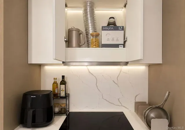 Photo 2 of Condo for sale at 45 30 Pearson St #15B, New York, NY 11101 | MLS# 1045120 | Listing updated on 2026-09-01