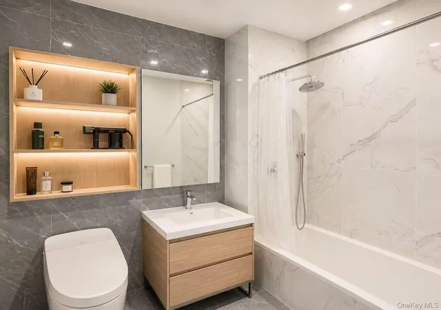 Photo 3 of Condo for sale at 45 30 Pearson St #15B, New York, NY 11101 | MLS# 1045120 | Listing updated on 2026-09-01