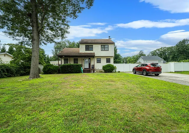 Photo 3 of Sale Pending at 14 Roosevelt Ave, Smithtown, NY 11767 | MLS# 1045135 | Listing updated on 2026-09-23