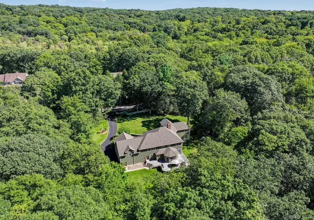 Photo 3 of Single family home for sale at 30 Pine Hl Dr, Lewisboro, NY 10590 | MLS# 1045136 | Listing updated on 2026-10-04