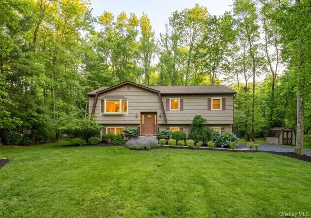 Photo 2 of Single family home for sale at 1 Earl Ct, Ramapo, NY 10952 | MLS# 1045140 | Listing updated on 2026-09-06