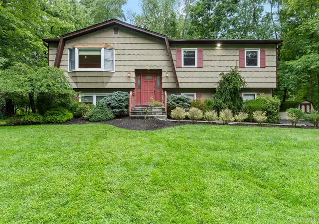 Photo 1 of Single family home for sale at 1 Earl Ct, Ramapo, NY 10952 | MLS# 1045140 | Listing updated on 2026-09-06