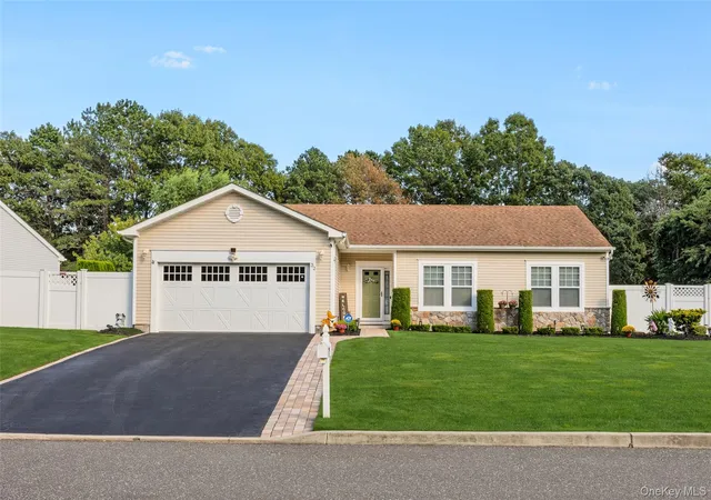 Photo 2 of Single family home for sale at 32 Pondview Cir, Brookhaven, NY 11967 | MLS# 1045153 | Listing updated on 2026-10-05