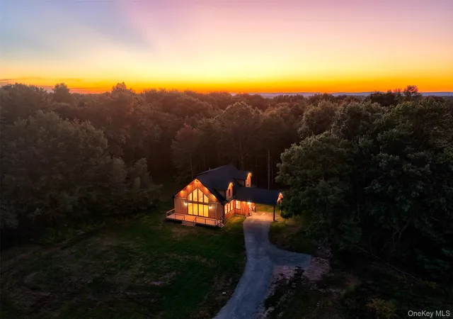 Photo 1 of Single family home for sale at 184 Mahls Pond Rd, Tusten, NY 12764 | MLS# 1045177 | Listing updated on 2026-09-12