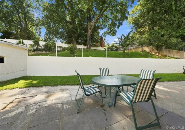 Listing Photo 2 - Condo for sale in building located at 62 Raybrook Rd, Yonkers, NY 10704 - Unit #