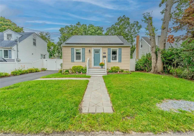 Photo 1 of Sale Pending at 41 W 6th Street, Brookhaven, NY 11772 | MLS# 1045209 | Listing updated on 2026-09-26