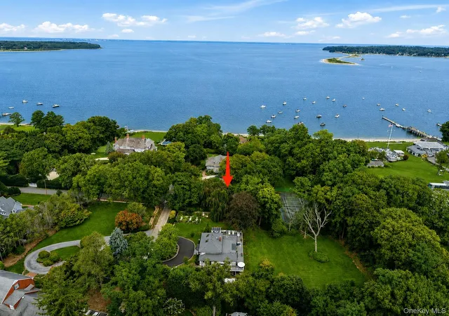 Photo 3 of Sale Pending at 34 Locust Ln, Huntington, NY 11743 | MLS# 1045218 | Listing updated on 2026-09-13