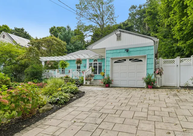 Photo 2 of Sale Pending at 28 Forest Dr, Huntington, NY 11731 | MLS# 1045221 | Listing updated on 2026-09-19