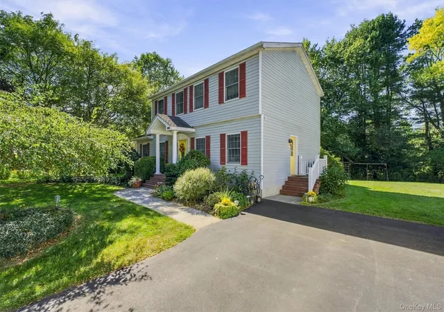 Photo 4 of Single family home for sale at 413 Sepasco Ctr St, Rhinebeck, NY 12572 | MLS# 1045253 | Listing updated on 2026-09-30