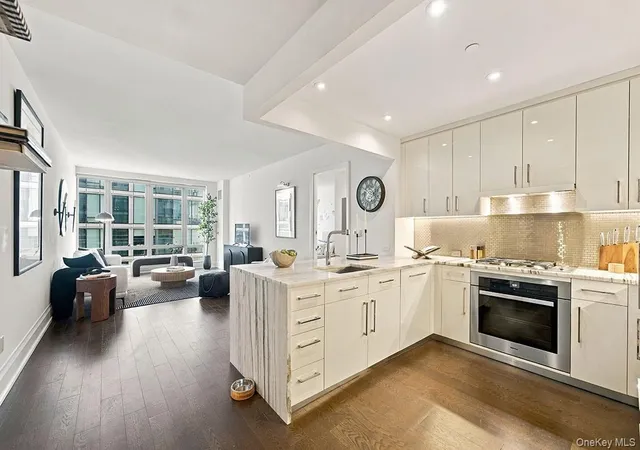 Photo 2 of Condo for sale at 50 Riverside Blvd #15M, New York, NY 10069 | MLS# 1045254 | Listing updated on 2026-09-22