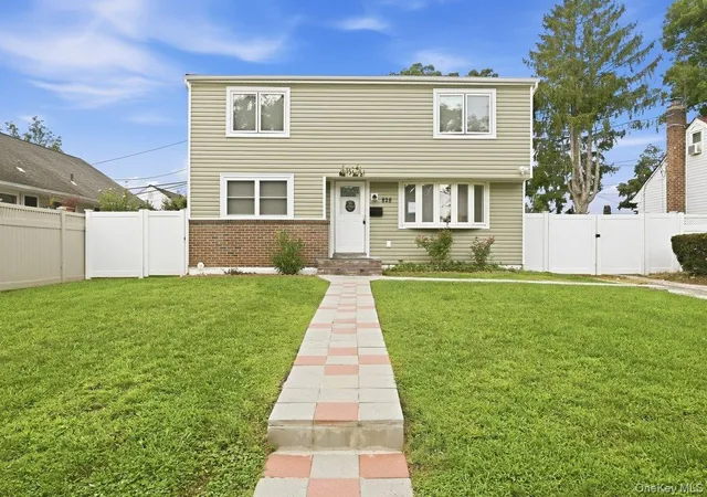 Photo 1 of Sale Pending at 828 Bruce Dr, Hempstead, NY 11793 | MLS# 1045276 | Listing updated on 2026-10-07