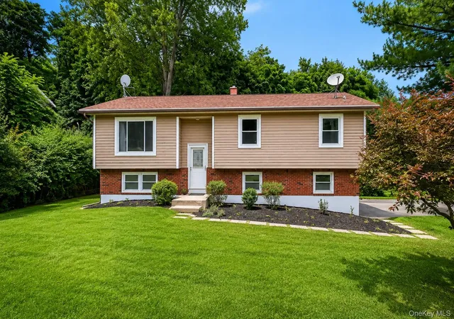 Photo 1 of Single family home for sale at 60 Sutton Park Rd, Poughkeepsie (town), NY 12603 | MLS# 1045303 | Listing updated on 2026-09-08