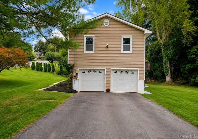 Photo 2 of Single family home for sale at 60 Sutton Park Rd, Poughkeepsie (town), NY 12603 | MLS# 1045303 | Listing updated on 2026-09-08
