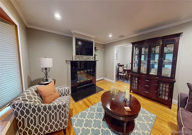 Photo 3 of Single family home for sale at 7 Townsend Pl, Chester Town, NY 10918 | MLS# 1045305 | Listing updated on 2026-10-28