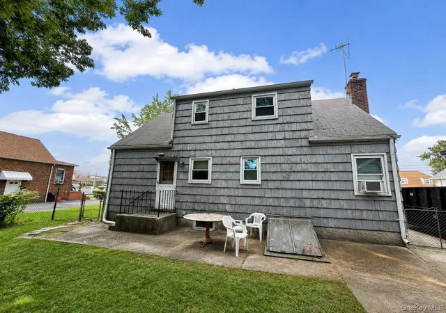 Listing Photo 3 - Condo for sale in building located at 471 Eureka Ave, Hempstead, NY 11003
