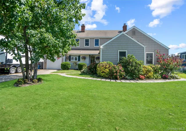 Photo 1 of Single family home for sale at 73 Maple Ave, Islip, NY 11706 | MLS# 1045316 | Listing updated on 2026-09-08