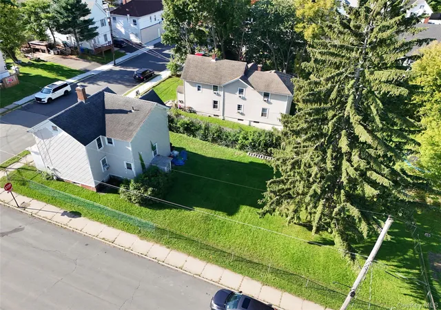 Photo 3 of Single family home for sale at 41 Wallkill Ave, Middletown, NY 10940 | MLS# 1045317 | Listing updated on 2026-09-17