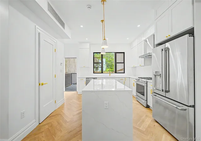 Photo 3 of Sale Pending at 1123 Madison St, New York, NY 11221 | MLS# 1045330 | Listing updated on 2026-09-12