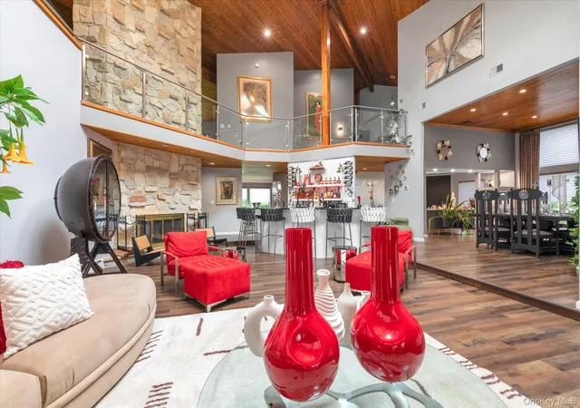 Photo 1 of Mansion for sale at 5 Carol Ln, Oyster Bay, NY 11545 | MLS# 1045340 | Listing updated on 2026-10-09