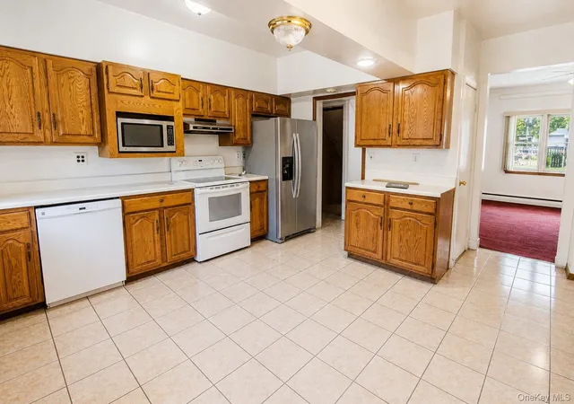 Photo 3 of Single family home for sale at 32 Hasbrouck St, Newburgh (city), NY 12550 | MLS# 1045355 | Listing updated on 2026-09-05