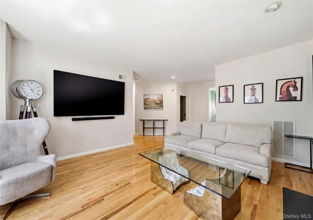 Photo 4 of Sale Pending at 23 Sunflower Ridge Rd, Brookhaven, NY 11720 | MLS# 1045356 | Listing updated on 2026-09-27