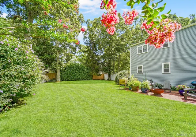 Photo 2 of Single family home for sale at 10 Tall Oak Ln, Southampton, NY 11960 | MLS# 1045357 | Listing updated on 2026-09-05