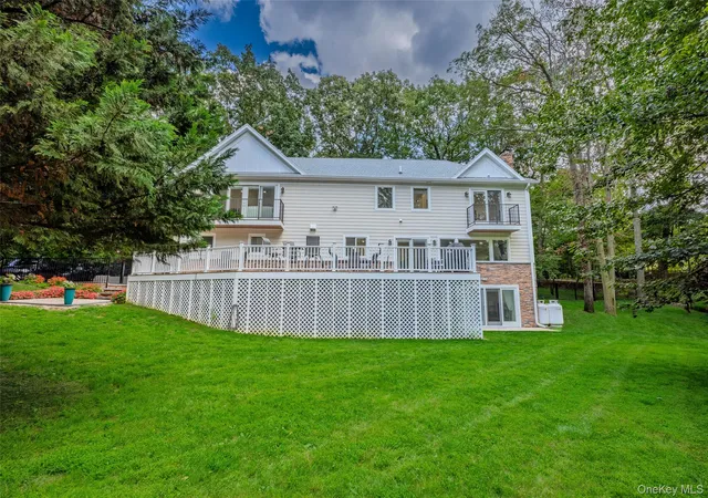 Photo 3 of Single family home for sale at 5 Buena Vista Rd, Brookhaven, NY 11777 | MLS# 1045380 | Listing updated on 2026-09-04