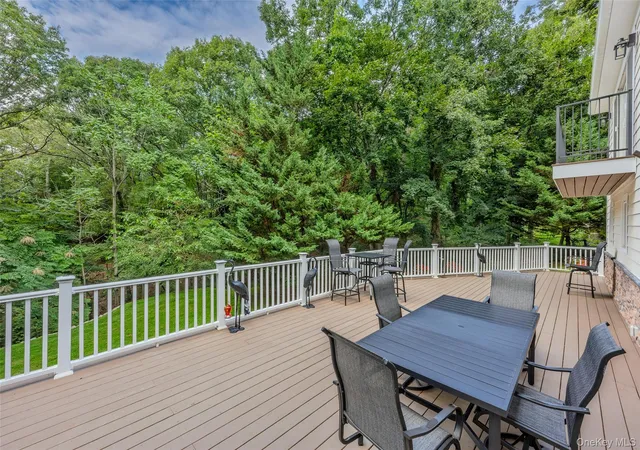 Photo 3 of Single family home for sale at 5 Buena Vista Rd, Brookhaven, NY 11777 | MLS# 1045380 | Listing updated on 2026-09-04