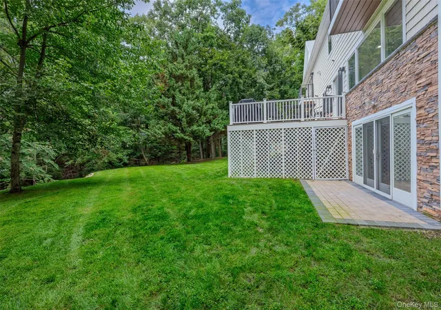 Photo 4 of Single family home for sale at 5 Buena Vista Rd, Brookhaven, NY 11777 | MLS# 1045380 | Listing updated on 2026-09-04