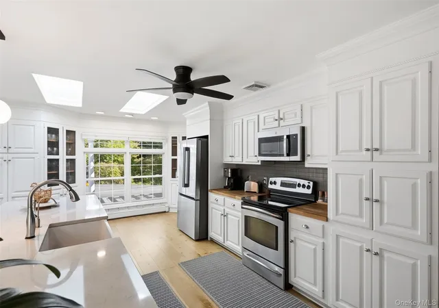 Photo 3 of Single family home for sale at 12 Wawayanda Rd, Warwick (town), NY 10990 | MLS# 1045392 | Listing updated on 2026-10-06