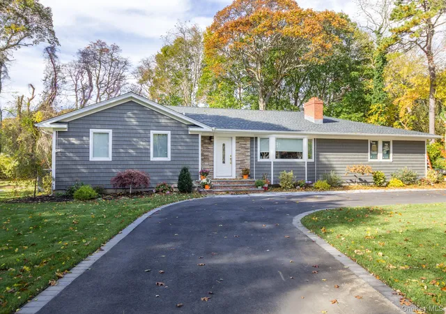 Photo 3 of Single family home for sale at 50 Melrose Pkwy, Brookhaven, NY 11772 | MLS# 1045399 | Listing updated on 2026-10-03