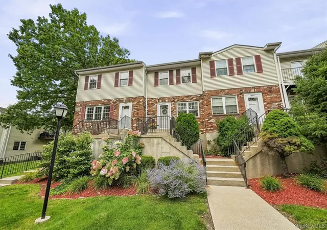 Photo 3 of Condo for sale at 276 Temple Hl Rd #2002, New Windsor, NY 12553 | MLS# 1045400 | Listing updated on 2026-09-02